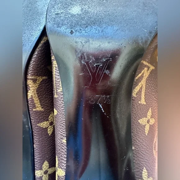 Louis Vuitton Black and Brown Heels with Gold Accent - Picture 7 of 9